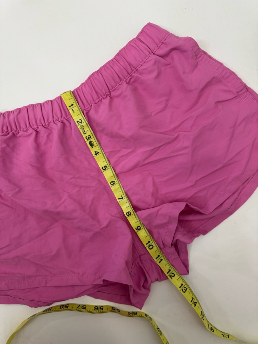 Patagonia Barely Baggies Magenta Pink Shorts Size Medium - Picture 6 of 9